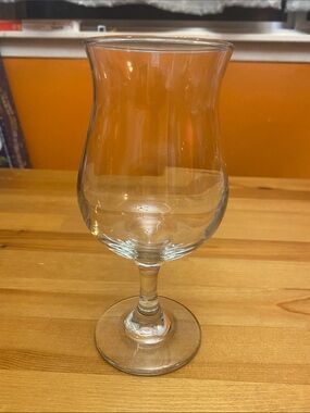 Clear Tulip-Shaped Stemmed Cocktail Glass Elegant Home Dining Glassware